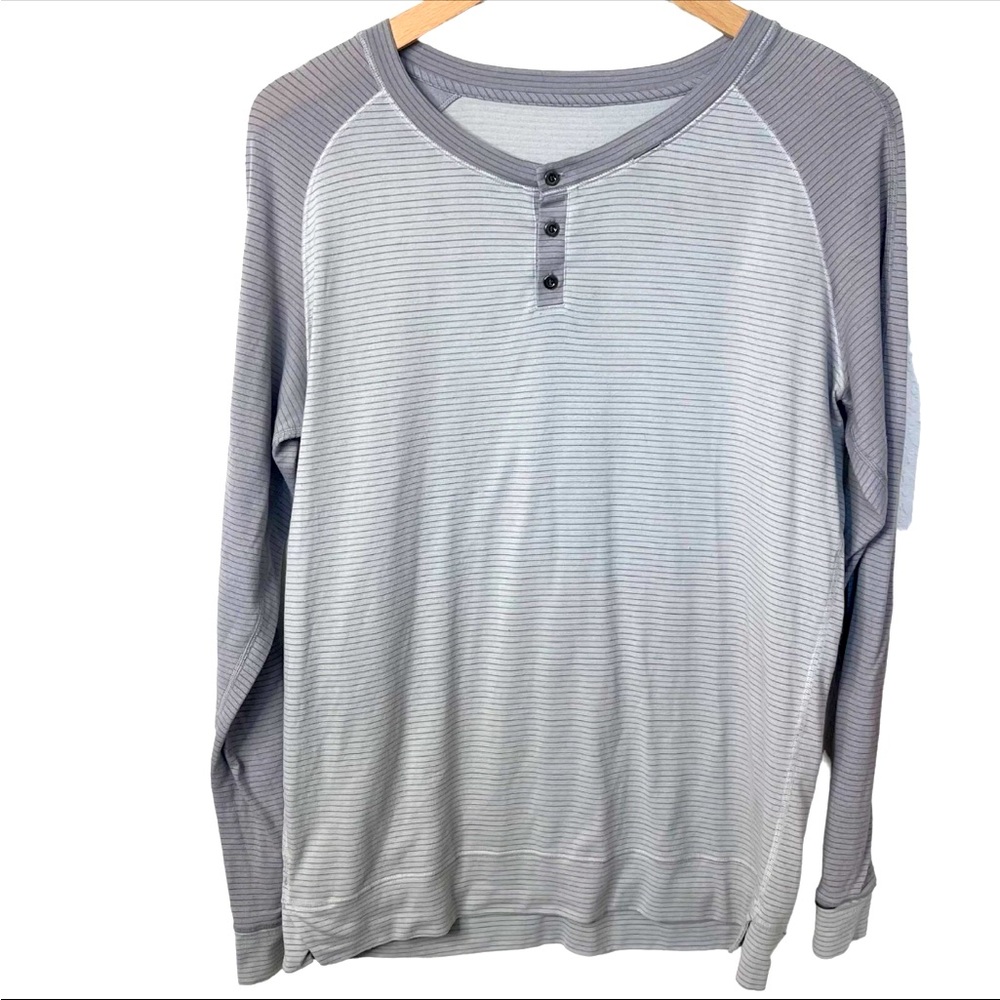 LULULEMON ATHLETICA Gray “Runamuck” Long Sleeve Striped Henley